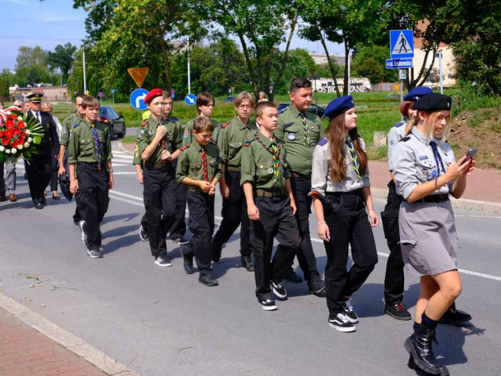 Święto Wojska Polskiego i obchody 102. rocznicy bitwy Warszawskiej w Ostrowcu Świętokrzyskim (zdjęcia, wideo)