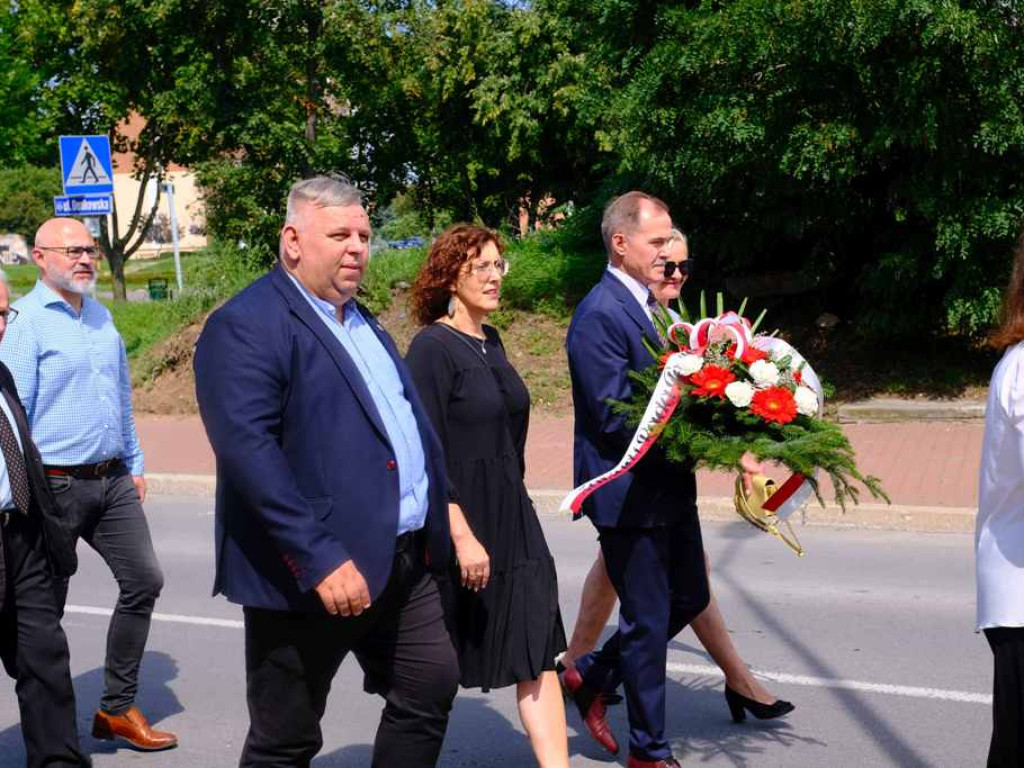 Święto Wojska Polskiego i obchody 102. rocznicy bitwy Warszawskiej w Ostrowcu Świętokrzyskim (zdjęcia, wideo)