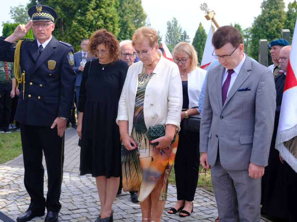 Święto Wojska Polskiego i obchody 102. rocznicy bitwy Warszawskiej w Ostrowcu Świętokrzyskim (zdjęcia, wideo)