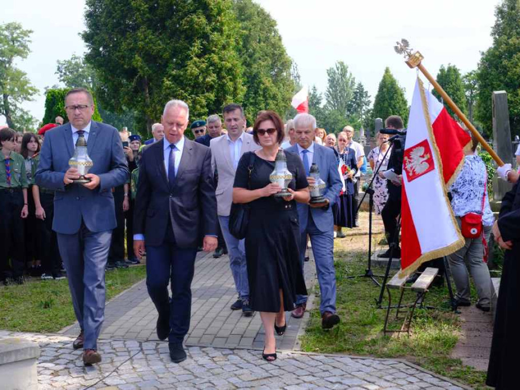 Święto Wojska Polskiego i obchody 102. rocznicy bitwy Warszawskiej w Ostrowcu Świętokrzyskim (zdjęcia, wideo)