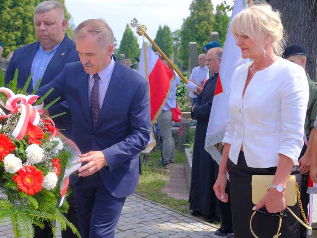 Święto Wojska Polskiego i obchody 102. rocznicy bitwy Warszawskiej w Ostrowcu Świętokrzyskim (zdjęcia, wideo)