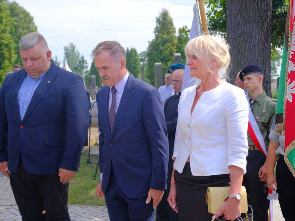Święto Wojska Polskiego i obchody 102. rocznicy bitwy Warszawskiej w Ostrowcu Świętokrzyskim (zdjęcia, wideo)