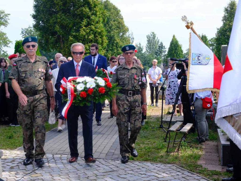Święto Wojska Polskiego i obchody 102. rocznicy bitwy Warszawskiej w Ostrowcu Świętokrzyskim (zdjęcia, wideo)
