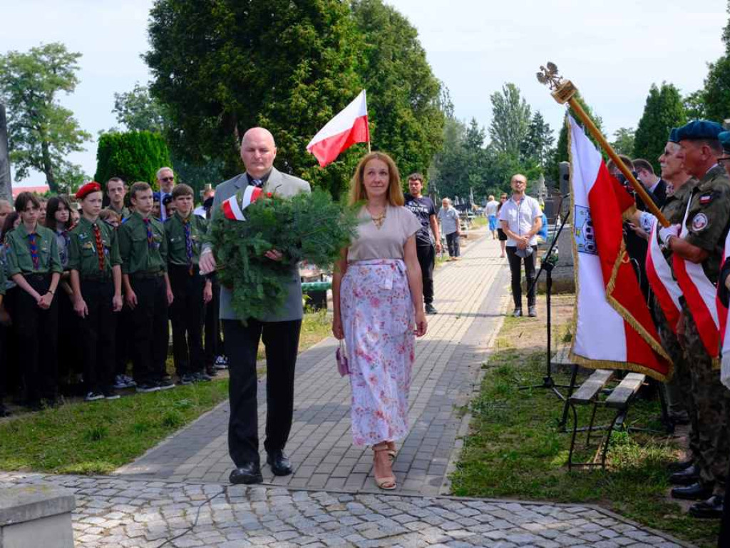 Święto Wojska Polskiego i obchody 102. rocznicy bitwy Warszawskiej w Ostrowcu Świętokrzyskim (zdjęcia, wideo)