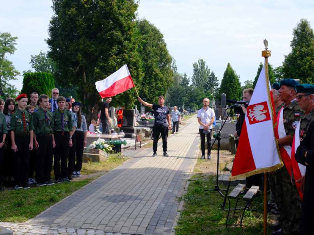 Święto Wojska Polskiego i obchody 102. rocznicy bitwy Warszawskiej w Ostrowcu Świętokrzyskim (zdjęcia, wideo)