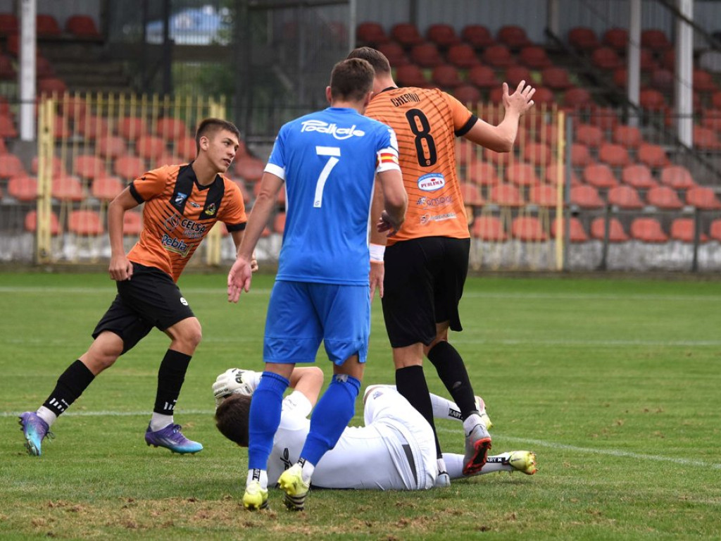 III liga piłkarska. Grupa IV. *KSZO 1929 Ostrowiec Świętokrzyski - Podhale Nowy Targ 1:1