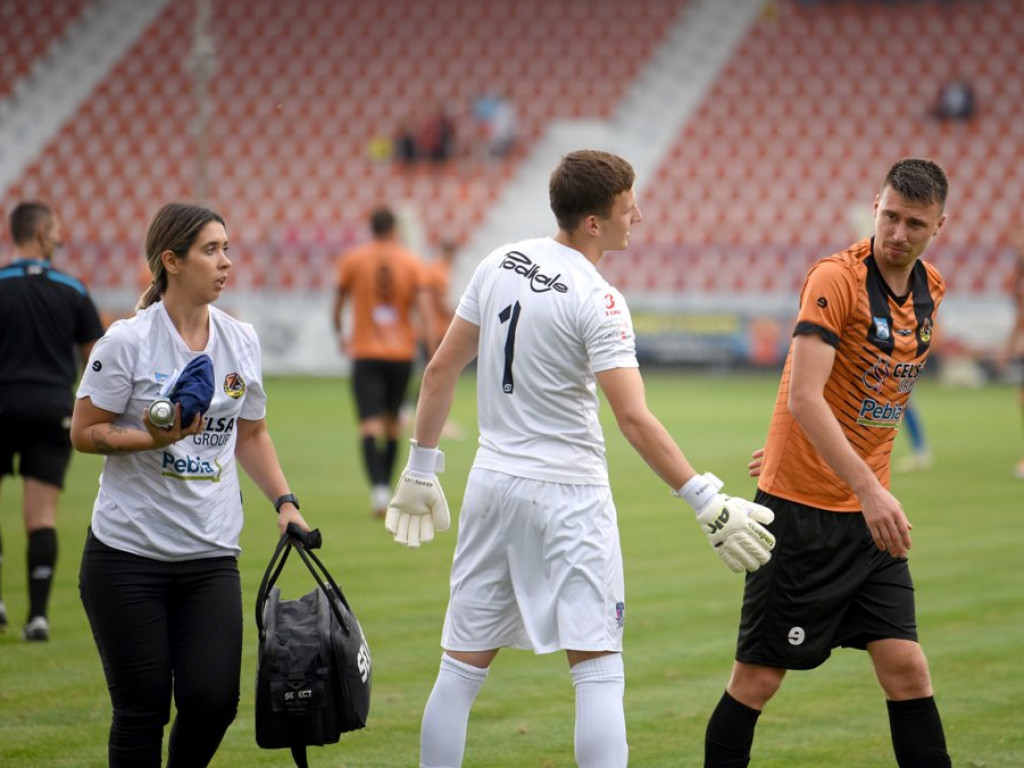 III liga piłkarska. Grupa IV. *KSZO 1929 Ostrowiec Świętokrzyski - Podhale Nowy Targ 1:1