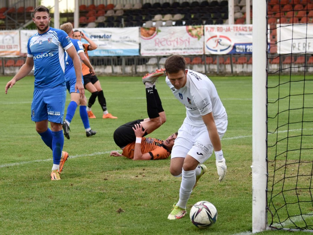 III liga piłkarska. Grupa IV. *KSZO 1929 Ostrowiec Świętokrzyski - Podhale Nowy Targ 1:1