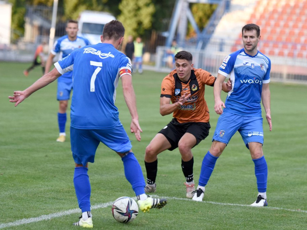 III liga piłkarska. Grupa IV. *KSZO 1929 Ostrowiec Świętokrzyski - Podhale Nowy Targ 1:1