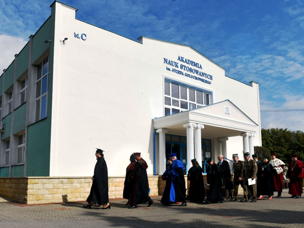 Inauguracja Roku Akademickiego 2022/23 w Akademii Nauk Stosowanych im. Józefa Gołuchowskiego w Ostrowcu Świętokrzyskim