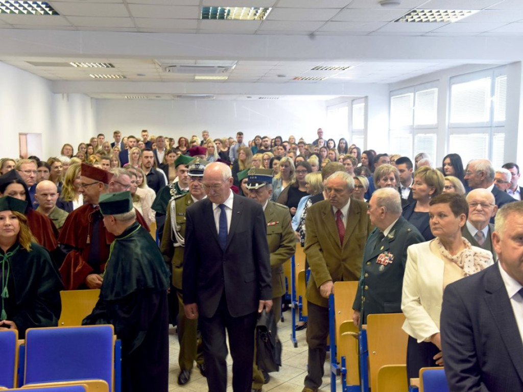 Inauguracja Roku Akademickiego 2022/23 w Akademii Nauk Stosowanych im. Józefa Gołuchowskiego w Ostrowcu Świętokrzyskim