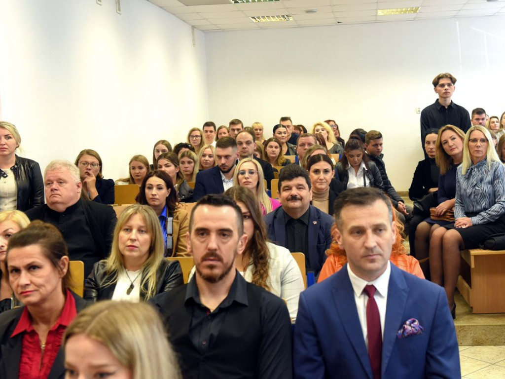 Inauguracja Roku Akademickiego 2022/23 w Akademii Nauk Stosowanych im. Józefa Gołuchowskiego w Ostrowcu Świętokrzyskim