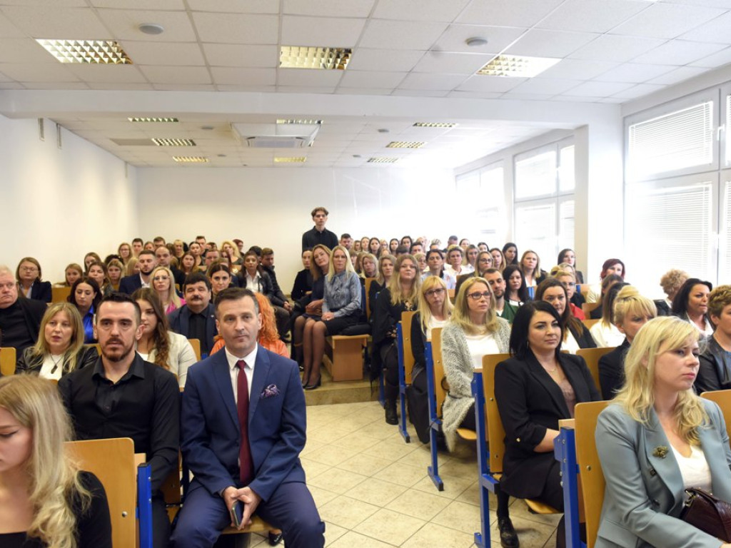 Inauguracja Roku Akademickiego 2022/23 w Akademii Nauk Stosowanych im. Józefa Gołuchowskiego w Ostrowcu Świętokrzyskim