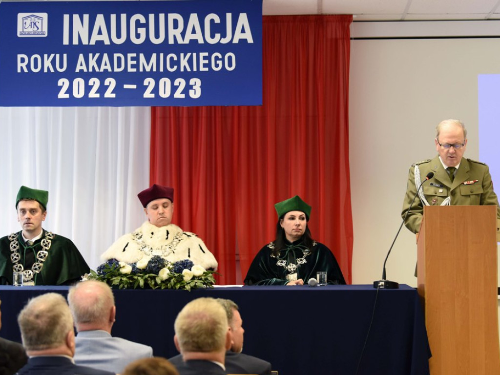 Inauguracja Roku Akademickiego 2022/23 w Akademii Nauk Stosowanych im. Józefa Gołuchowskiego w Ostrowcu Świętokrzyskim