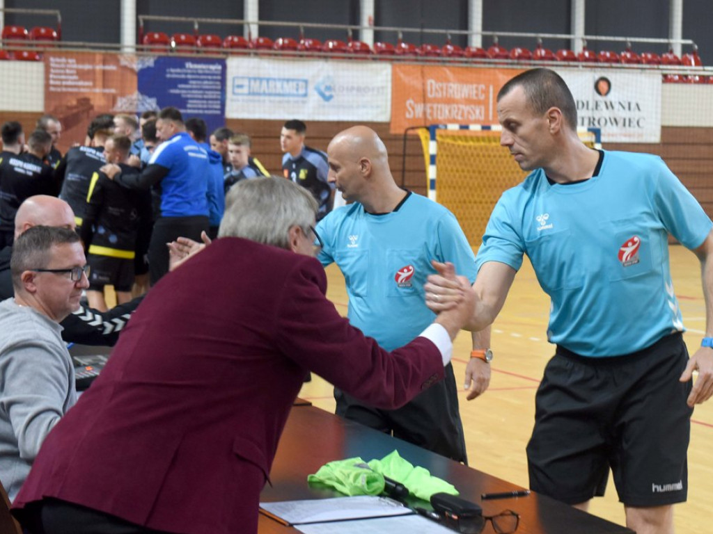 I liga piłki ręcznej mężczyzn. Grupa D. *KSZO Ostrowiec Świętokrzyski - KSSPR Końskie 24:26