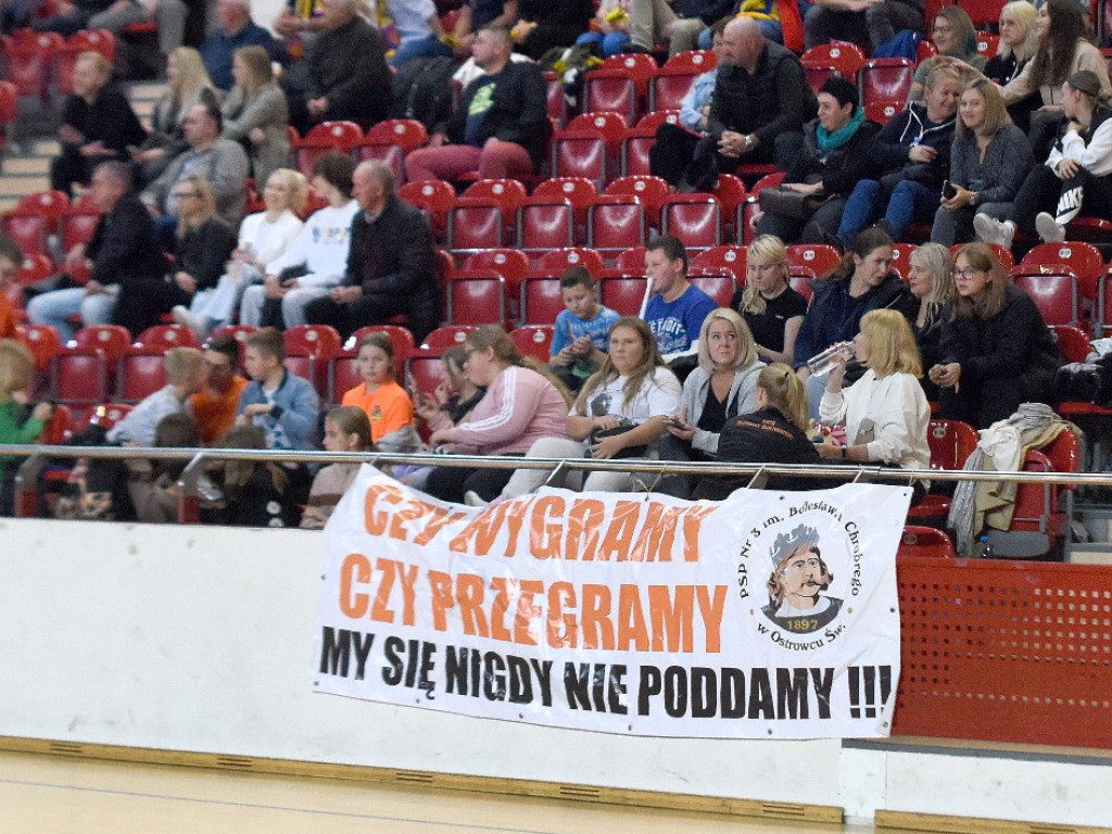 I liga piłki ręcznej mężczyzn. Grupa D. *KSZO Ostrowiec Świętokrzyski - KSSPR Końskie 24:26