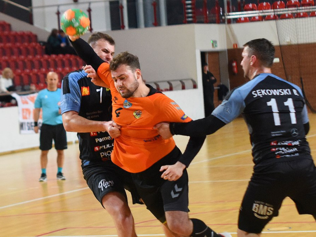 I liga piłki ręcznej mężczyzn. Grupa D. *KSZO Ostrowiec Świętokrzyski - KSSPR Końskie 24:26