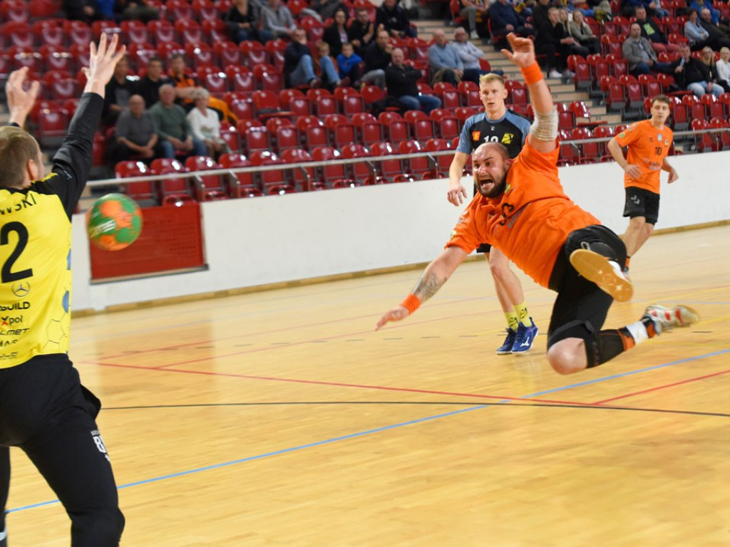 I liga piłki ręcznej mężczyzn. Grupa D. *KSZO Ostrowiec Świętokrzyski - KSSPR Końskie 24:26
