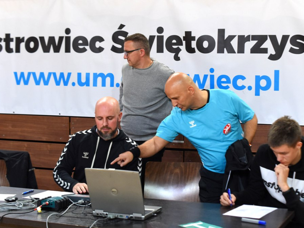 I liga piłki ręcznej mężczyzn. Grupa D. *KSZO Ostrowiec Świętokrzyski - KSSPR Końskie 24:26