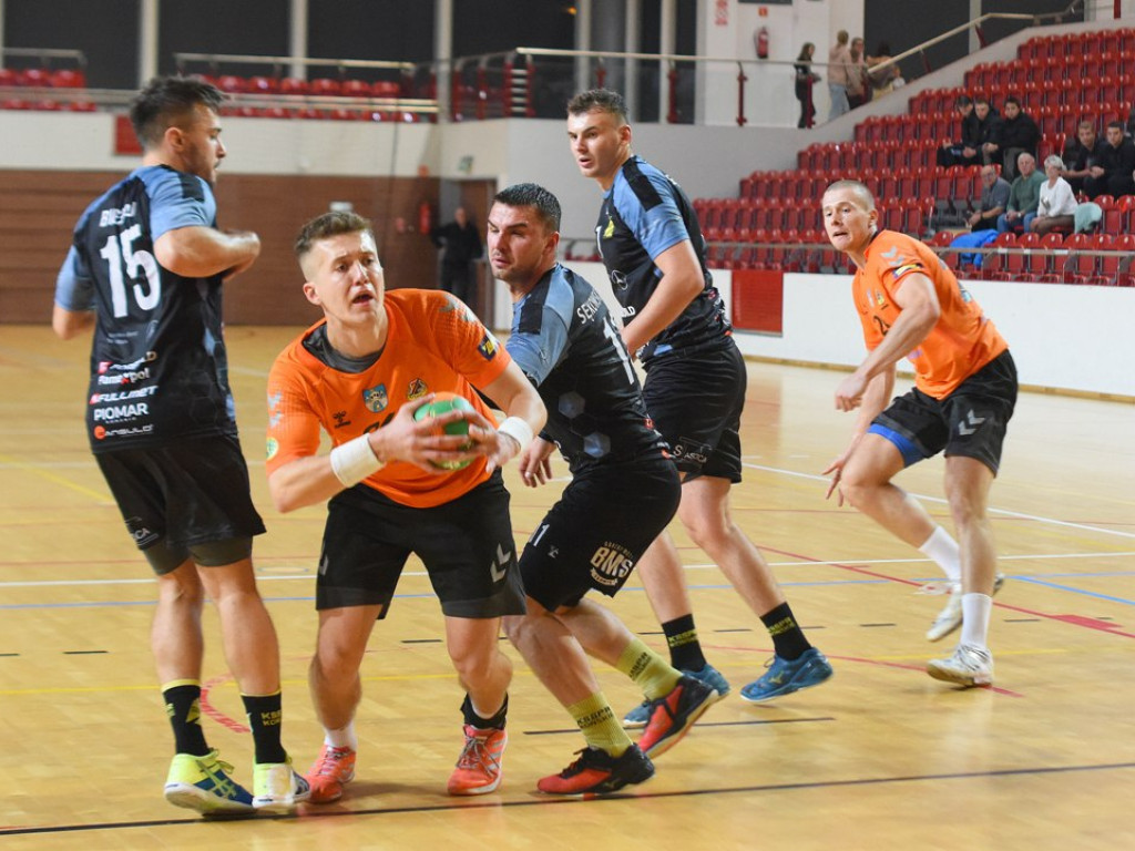 I liga piłki ręcznej mężczyzn. Grupa D. *KSZO Ostrowiec Świętokrzyski - KSSPR Końskie 24:26