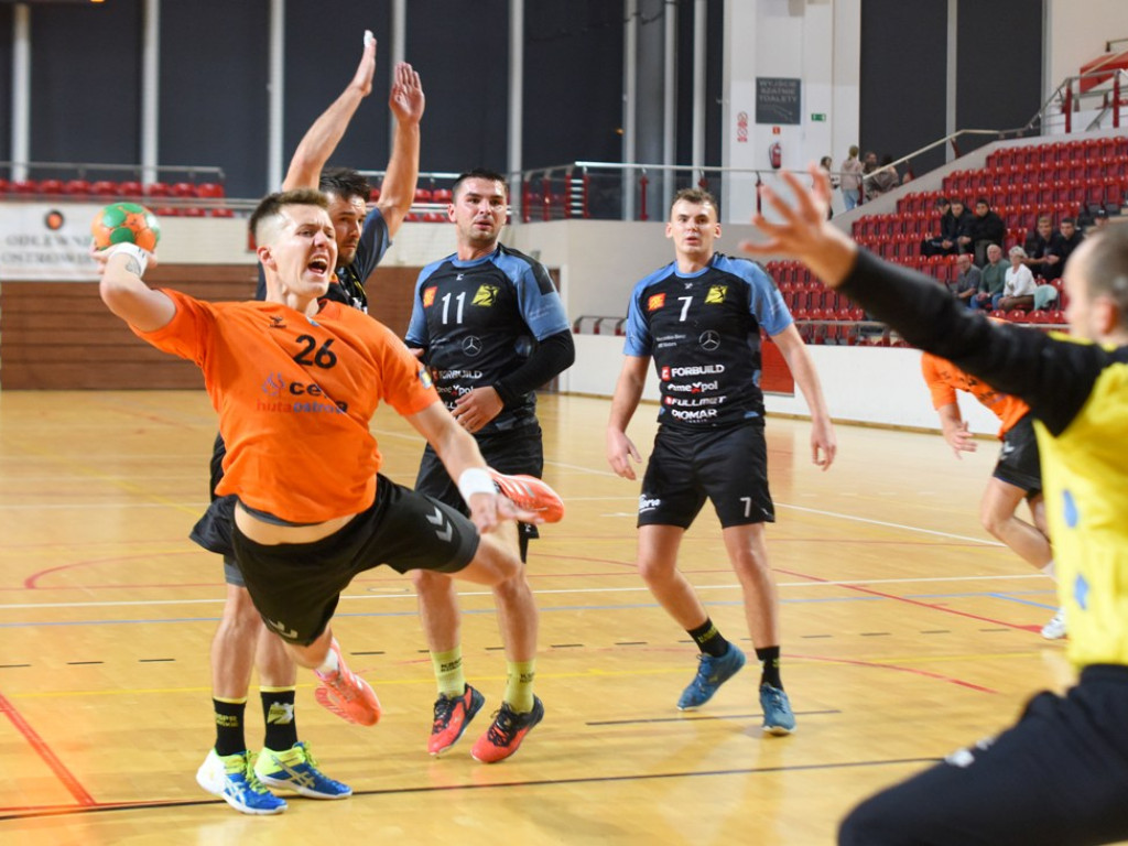 I liga piłki ręcznej mężczyzn. Grupa D. *KSZO Ostrowiec Świętokrzyski - KSSPR Końskie 24:26