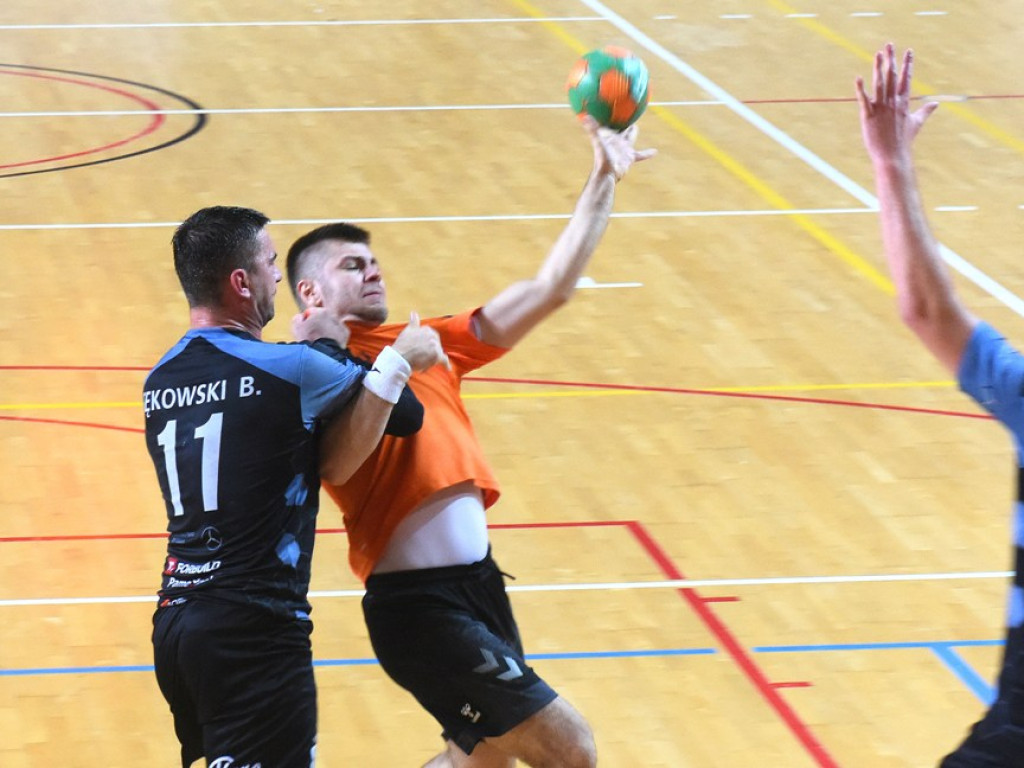 I liga piłki ręcznej mężczyzn. Grupa D. *KSZO Ostrowiec Świętokrzyski - KSSPR Końskie 24:26