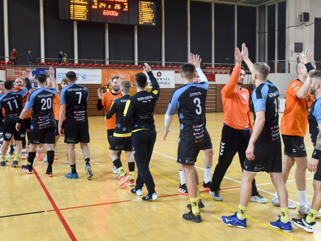 I liga piłki ręcznej mężczyzn. Grupa D. *KSZO Ostrowiec Świętokrzyski - KSSPR Końskie 24:26