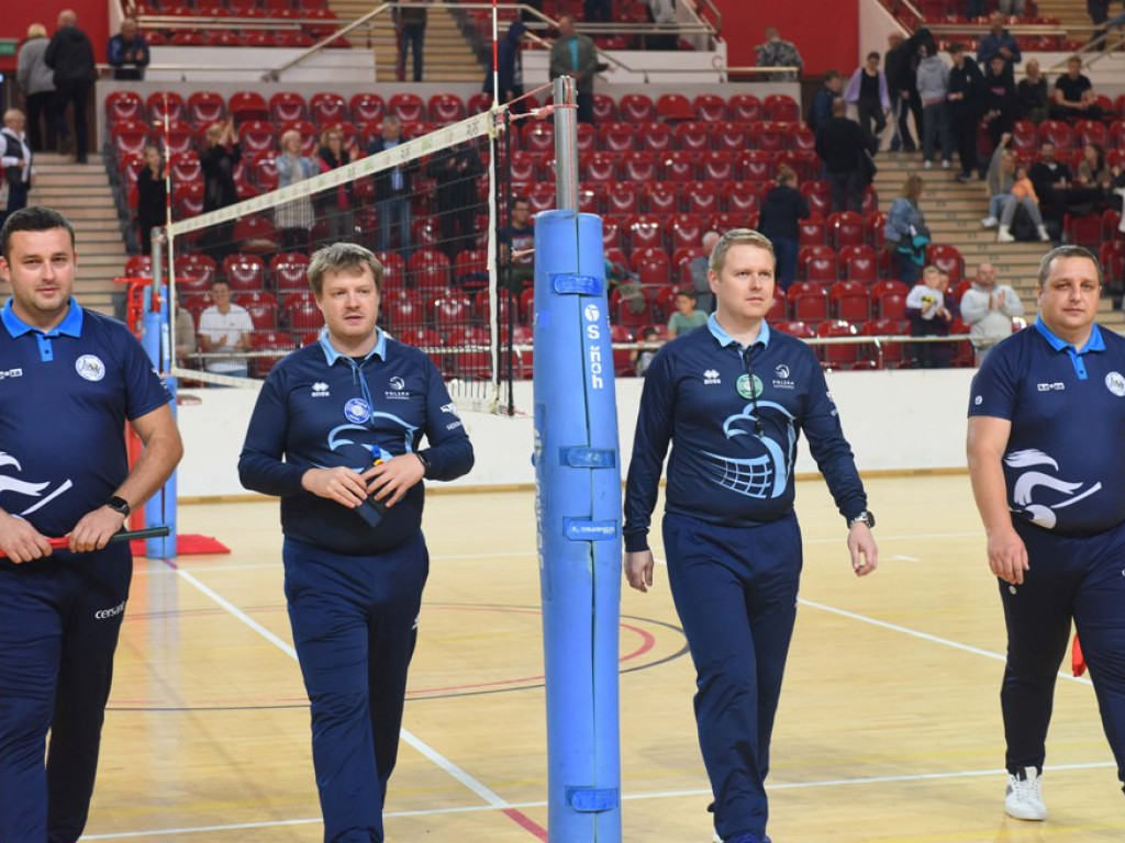 II liga siatkówki kobiet. Grupa IV. *KSZO SMS Ostrowiec Świętokrzyski - Maraton Krzeszowice 3:1