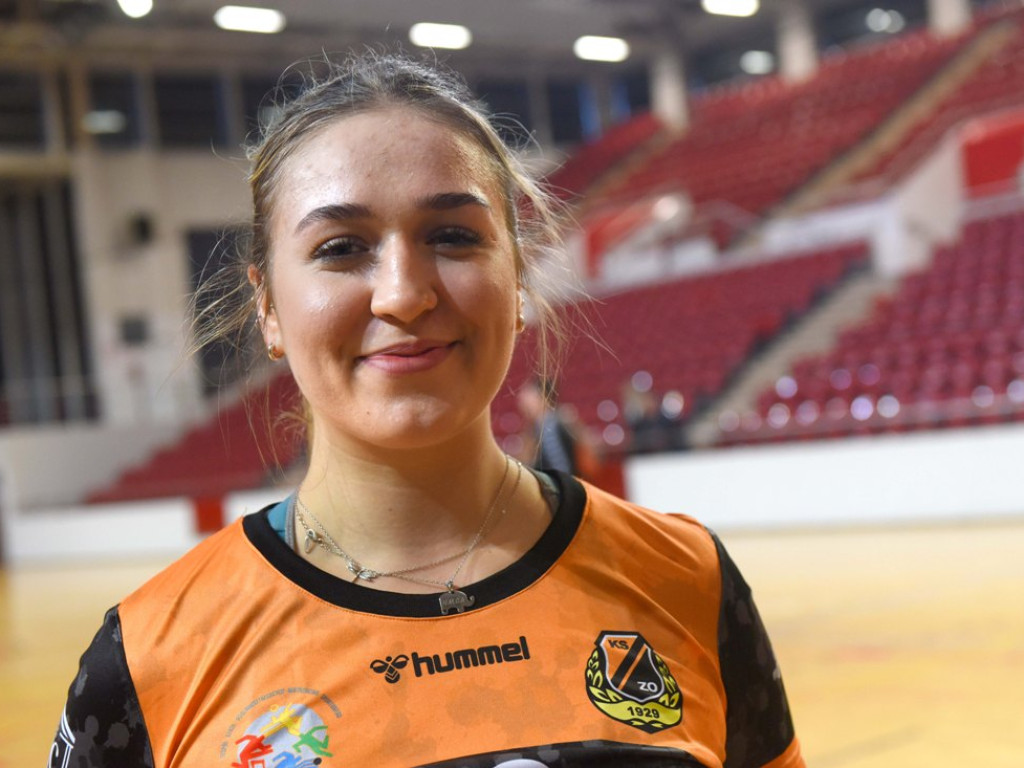 II liga siatkówki kobiet. Grupa IV. *KSZO SMS Ostrowiec Świętokrzyski - Maraton Krzeszowice 3:1
