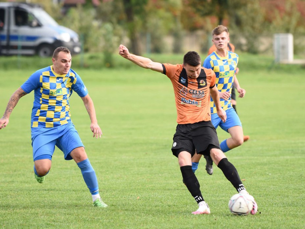 IV runda Okręgowego Pucharu Polski. *Stal Kunów - KSZO 1929 Ostrowiec Świętokrzyski 0:4 (0:1)