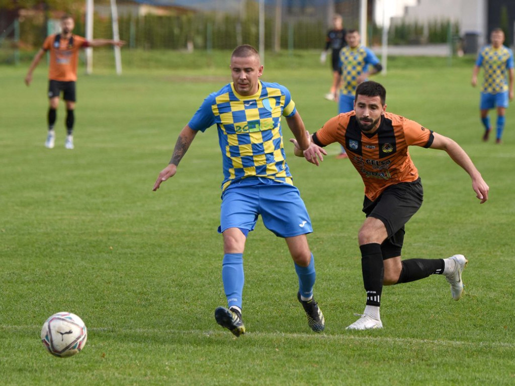 IV runda Okręgowego Pucharu Polski. *Stal Kunów - KSZO 1929 Ostrowiec Świętokrzyski 0:4 (0:1)