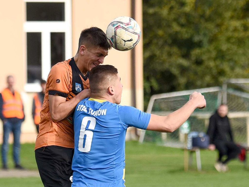 IV runda Okręgowego Pucharu Polski. *Stal Kunów - KSZO 1929 Ostrowiec Świętokrzyski 0:4 (0:1)