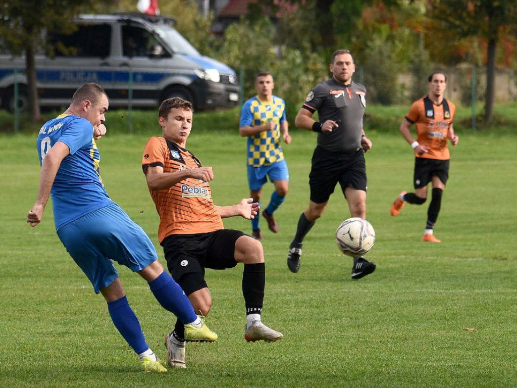 IV runda Okręgowego Pucharu Polski. *Stal Kunów - KSZO 1929 Ostrowiec Świętokrzyski 0:4 (0:1)