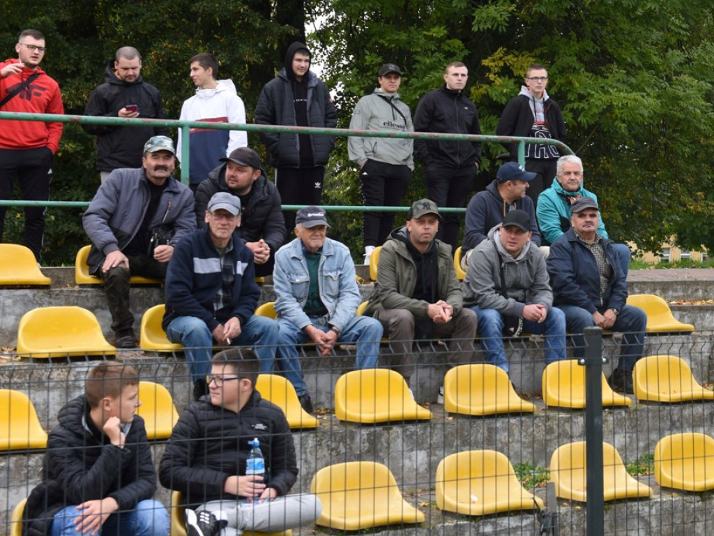 IV runda Okręgowego Pucharu Polski. *Stal Kunów - KSZO 1929 Ostrowiec Świętokrzyski 0:4 (0:1)
