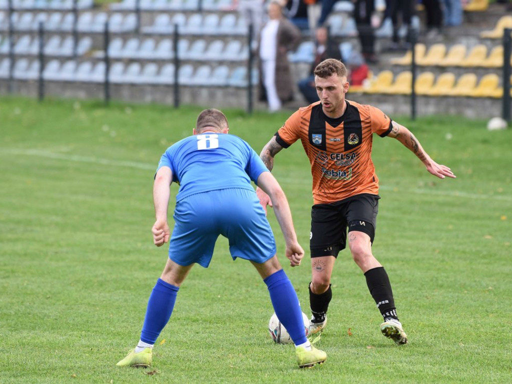 IV runda Okręgowego Pucharu Polski. *Stal Kunów - KSZO 1929 Ostrowiec Świętokrzyski 0:4 (0:1)
