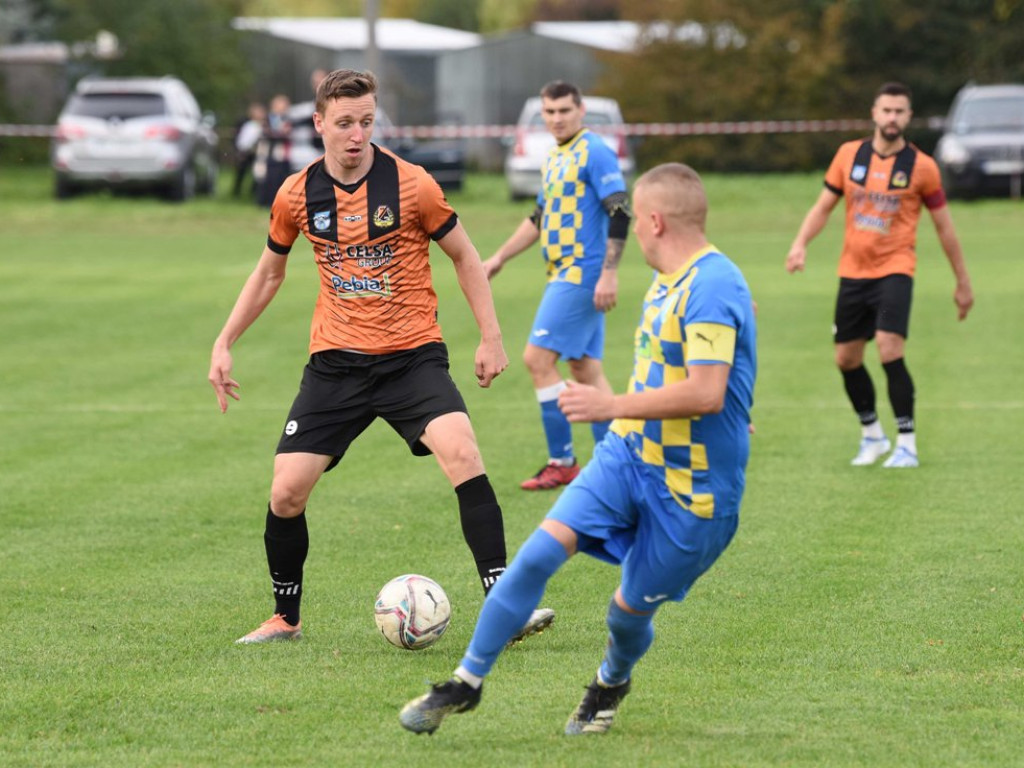IV runda Okręgowego Pucharu Polski. *Stal Kunów - KSZO 1929 Ostrowiec Świętokrzyski 0:4 (0:1)