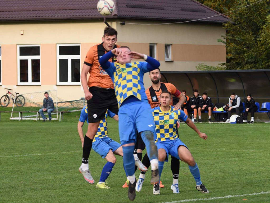 IV runda Okręgowego Pucharu Polski. *Stal Kunów - KSZO 1929 Ostrowiec Świętokrzyski 0:4 (0:1)