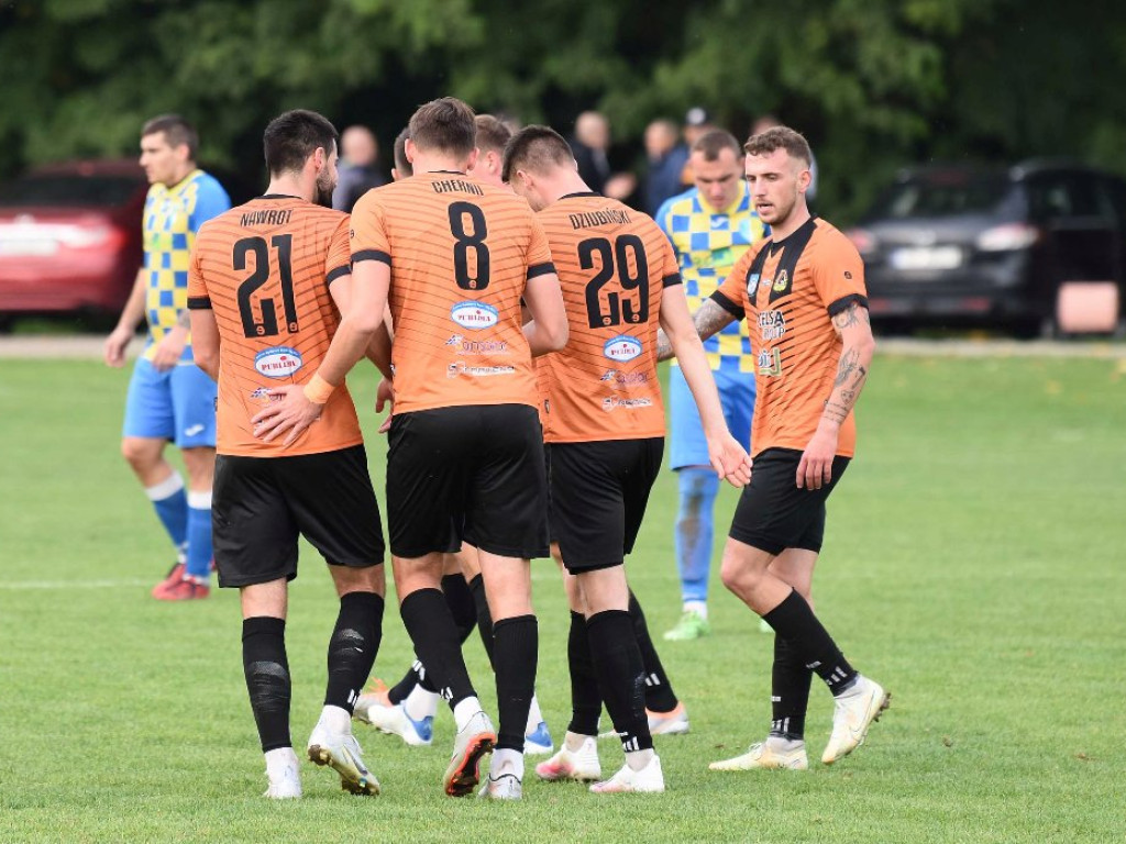 IV runda Okręgowego Pucharu Polski. *Stal Kunów - KSZO 1929 Ostrowiec Świętokrzyski 0:4 (0:1)