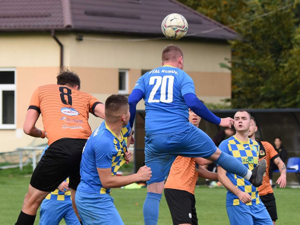 IV runda Okręgowego Pucharu Polski. *Stal Kunów - KSZO 1929 Ostrowiec Świętokrzyski 0:4 (0:1)