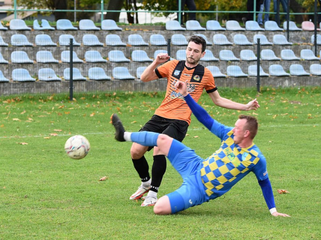 IV runda Okręgowego Pucharu Polski. *Stal Kunów - KSZO 1929 Ostrowiec Świętokrzyski 0:4 (0:1)