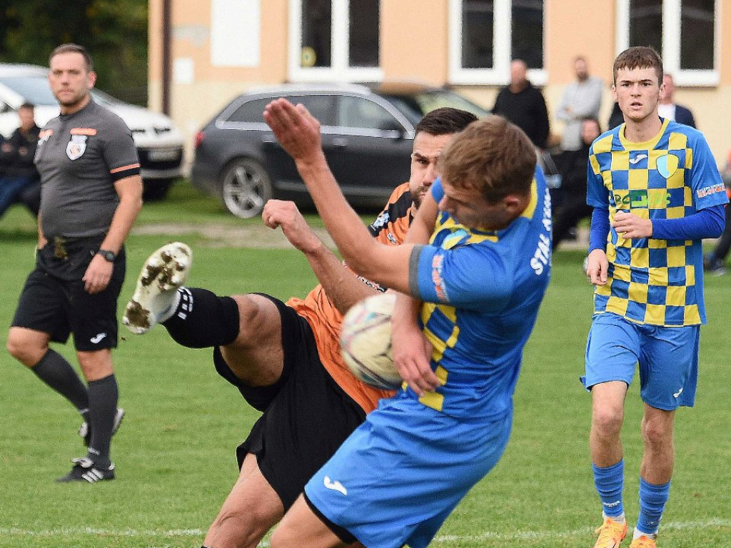 IV runda Okręgowego Pucharu Polski. *Stal Kunów - KSZO 1929 Ostrowiec Świętokrzyski 0:4 (0:1)
