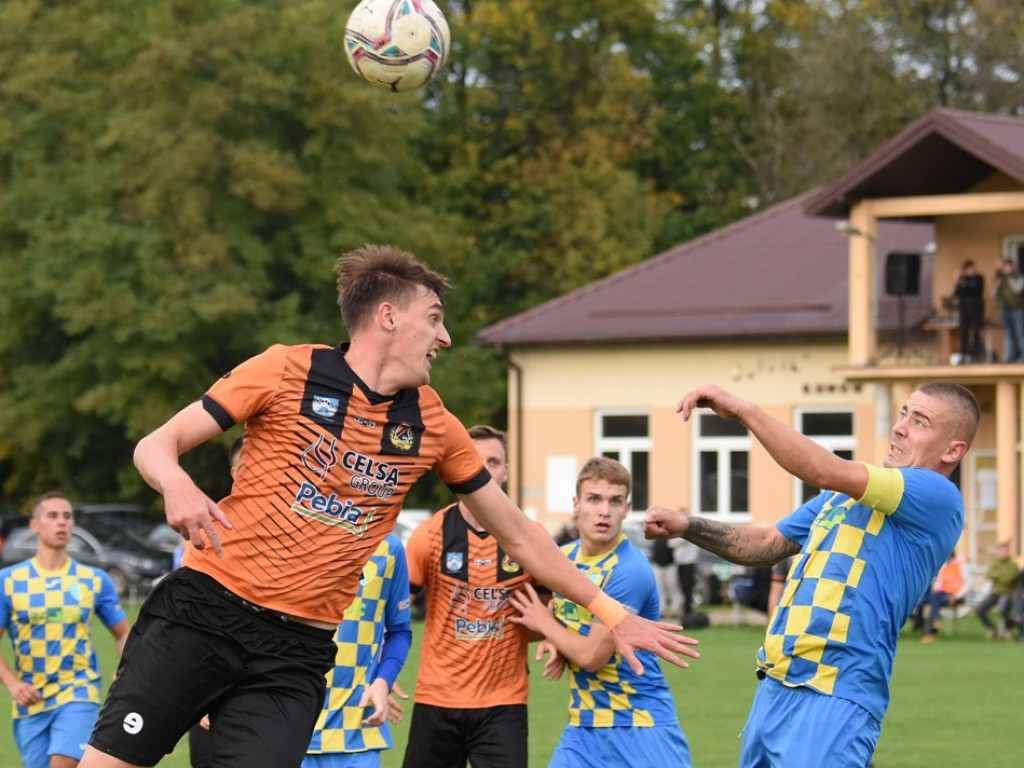 IV runda Okręgowego Pucharu Polski. *Stal Kunów - KSZO 1929 Ostrowiec Świętokrzyski 0:4 (0:1)