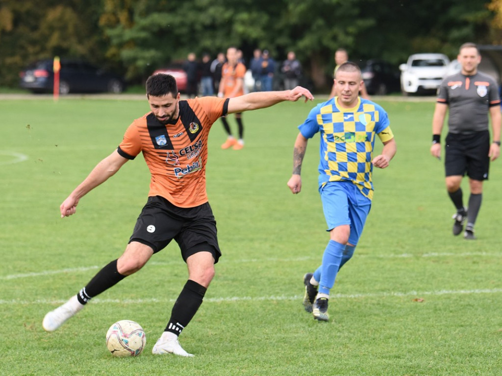IV runda Okręgowego Pucharu Polski. *Stal Kunów - KSZO 1929 Ostrowiec Świętokrzyski 0:4 (0:1)