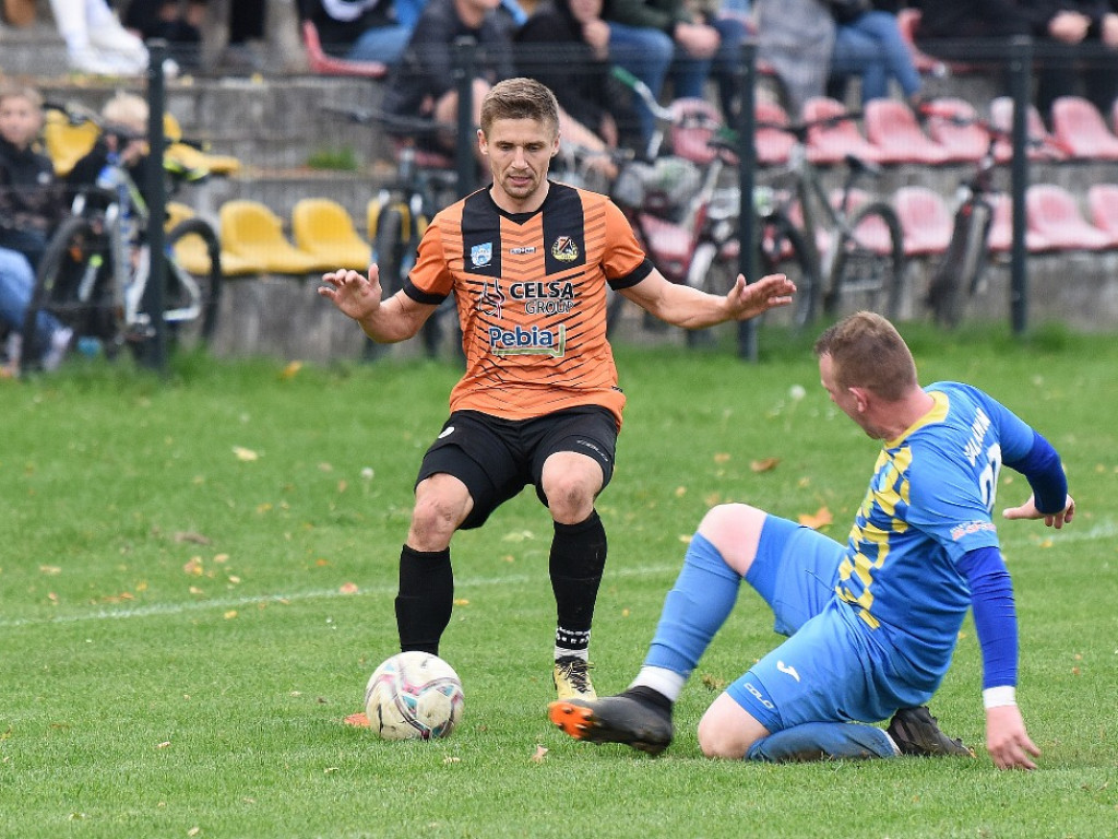 IV runda Okręgowego Pucharu Polski. *Stal Kunów - KSZO 1929 Ostrowiec Świętokrzyski 0:4 (0:1)