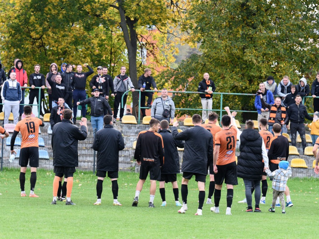 IV runda Okręgowego Pucharu Polski. *Stal Kunów - KSZO 1929 Ostrowiec Świętokrzyski 0:4 (0:1)