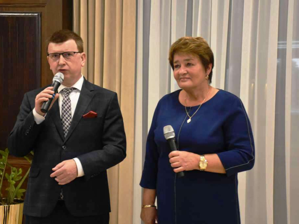 Dzień Edukacji Narodowej w Ostrowu Świętokrzyskim. Nagrody dla nauczycieli! (zdjęcia)
