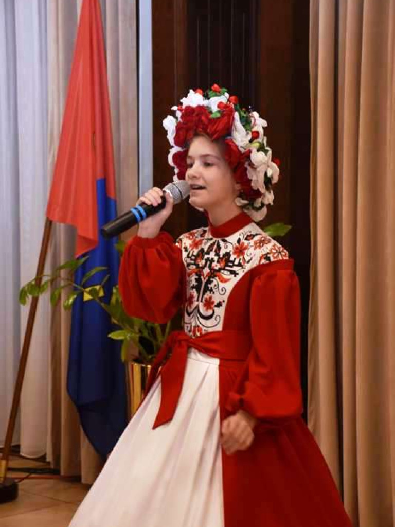 Dzień Edukacji Narodowej w Ostrowu Świętokrzyskim. Nagrody dla nauczycieli! (zdjęcia)