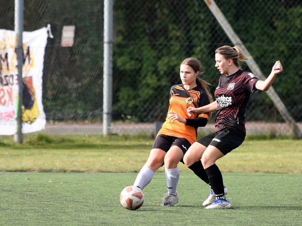 III liga piłkarska kobiet. Grupa IV. *KSZO 1929 Ostrowiec Świętokrzyski - Naprzód Sobolów 0:1