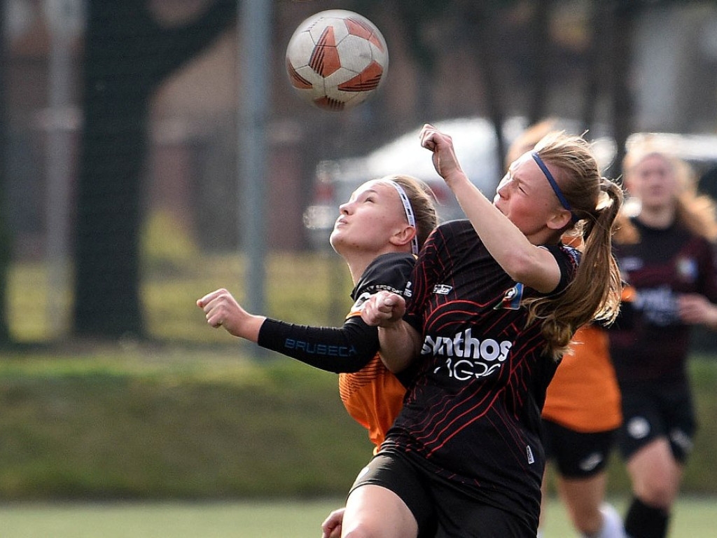III liga piłkarska kobiet. Grupa IV. *KSZO 1929 Ostrowiec Świętokrzyski - Naprzód Sobolów 0:1