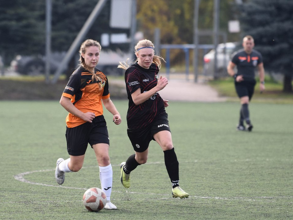 III liga piłkarska kobiet. Grupa IV. *KSZO 1929 Ostrowiec Świętokrzyski - Naprzód Sobolów 0:1